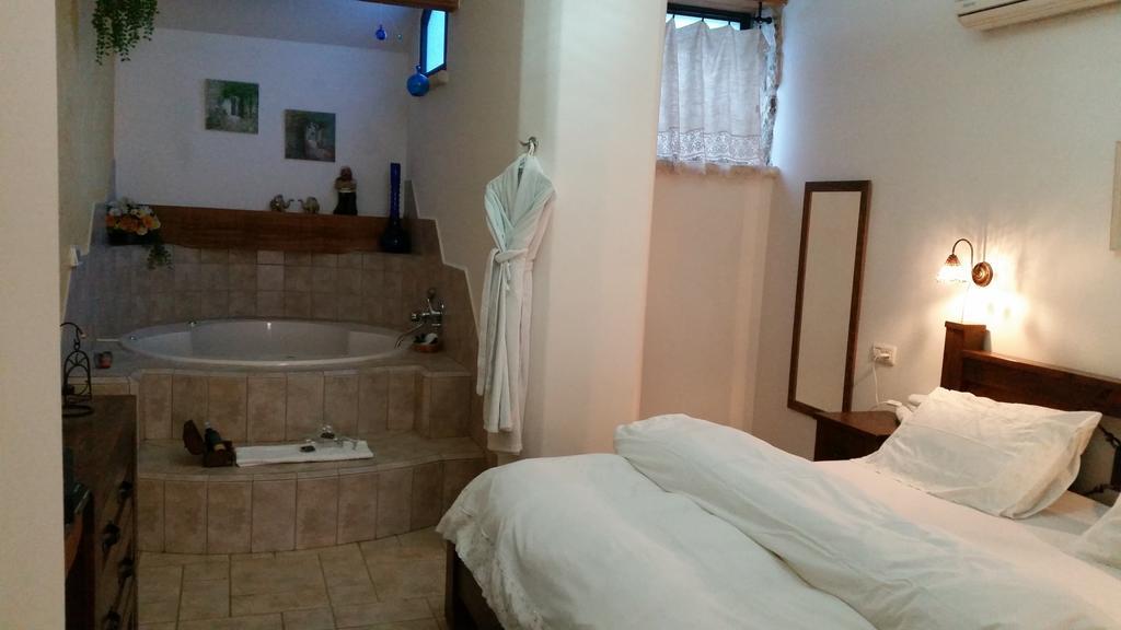 Shwartzimmer Rosh Pinna Room photo