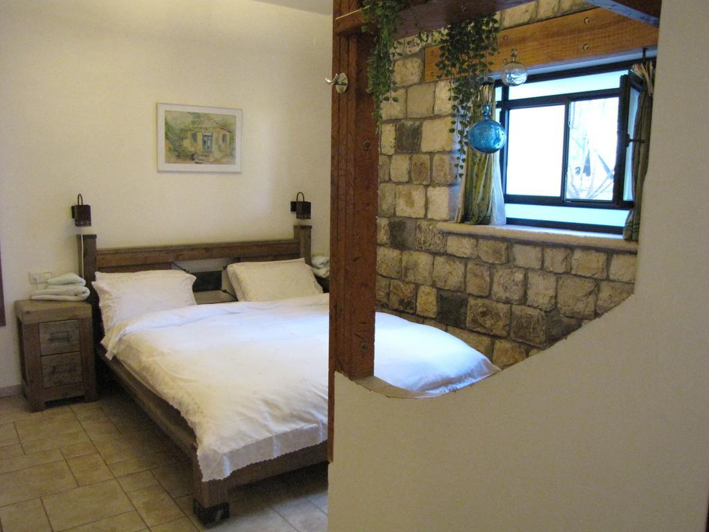 Shwartzimmer Rosh Pinna Room photo